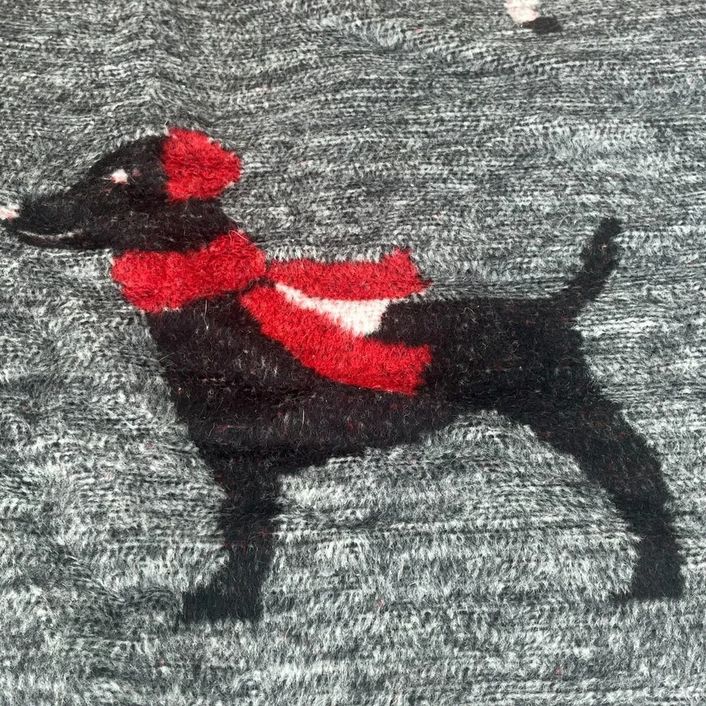 European Studio Luxe Reversible Throw 50x70 Dog Print Reversible Woven Jacquard